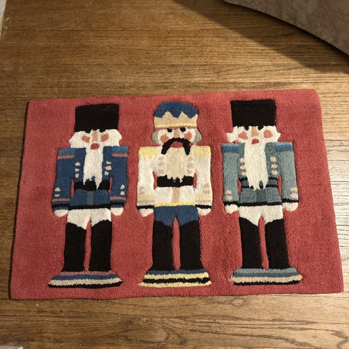 Hand tufted nutcracker rug red - nutcracker,
