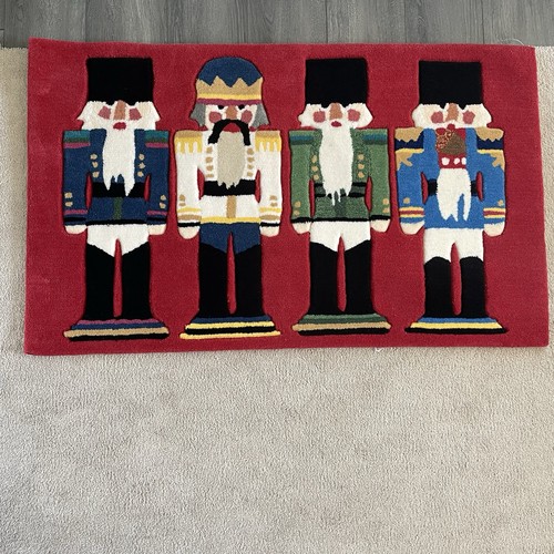 Nutcracker rug regal - nutcracker,